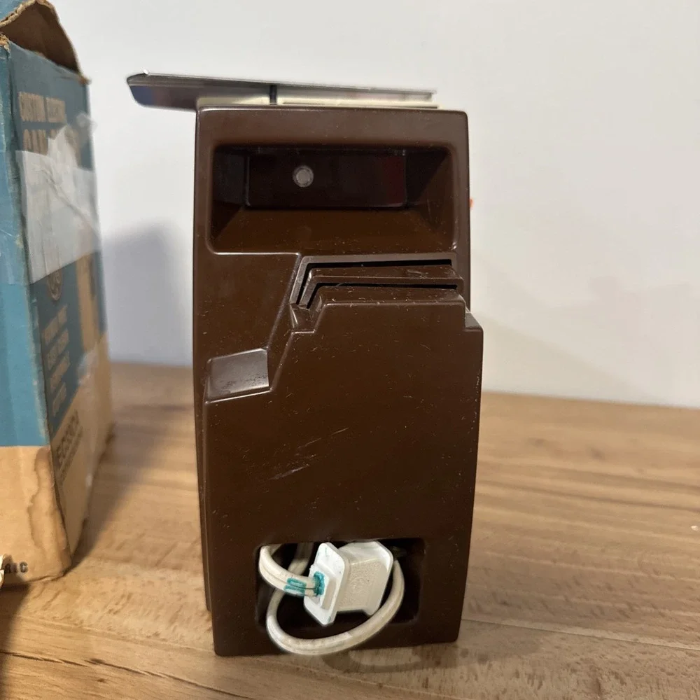 VTG Original Box General Electric GE Electric Can Opener EC33CA Coffee Almond